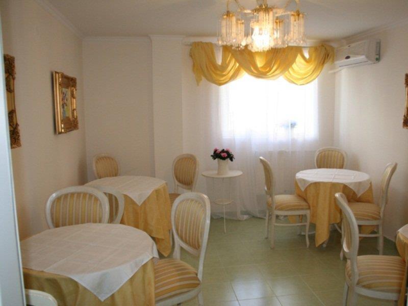 Hotel Nelisse بوخارست المطعم الصورة