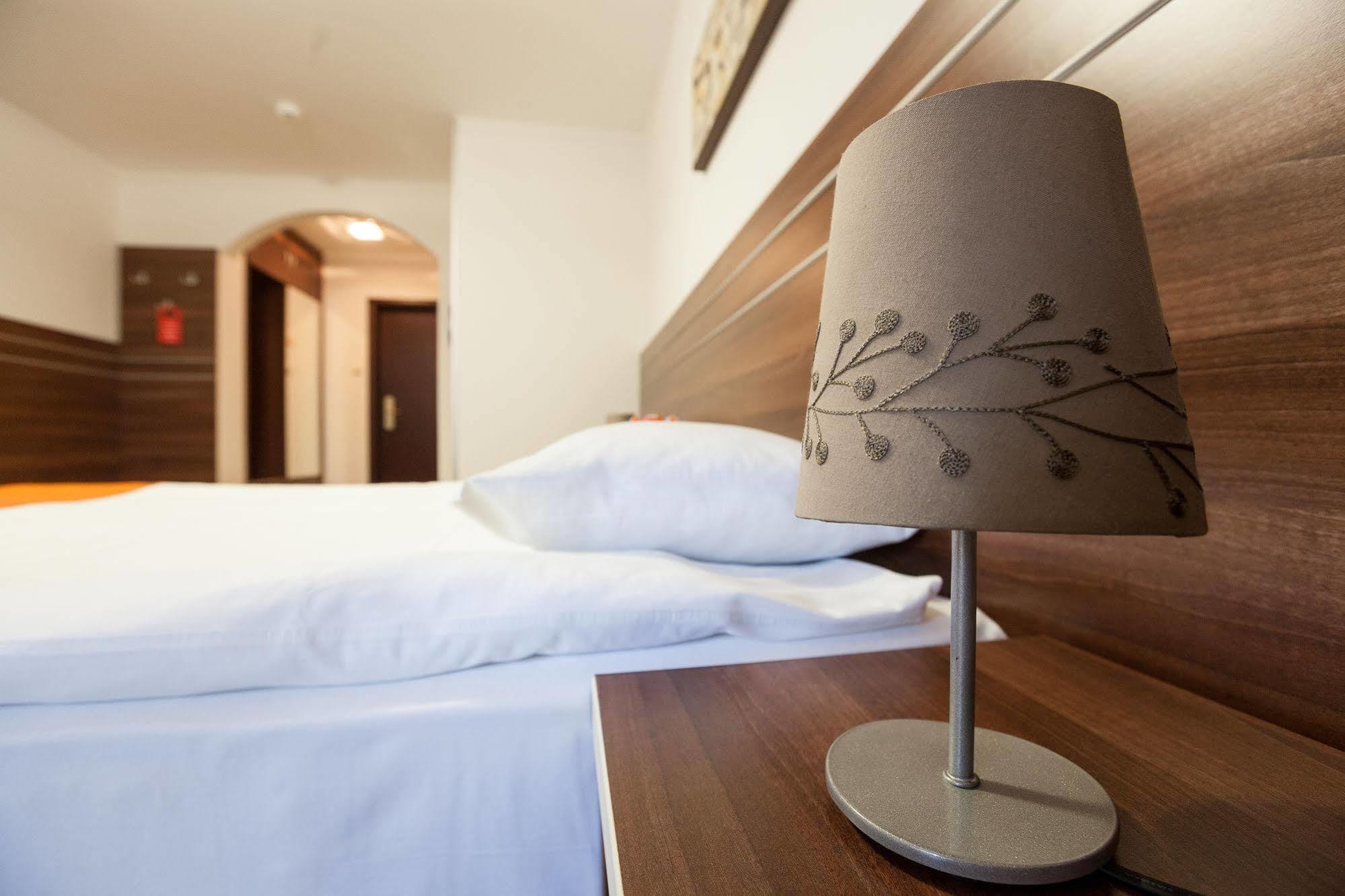 Hotel Nelisse بوخارست المظهر الخارجي الصورة