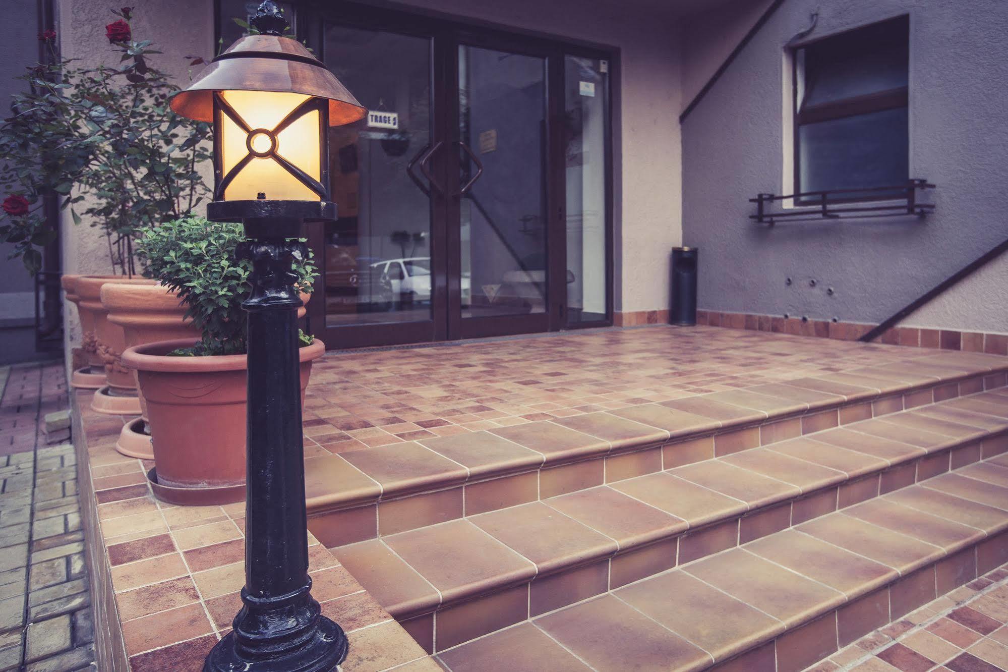 Hotel Nelisse بوخارست المظهر الخارجي الصورة